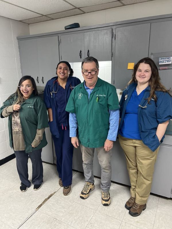 carousal-img6 Dr. Charles Hayes with hospital team